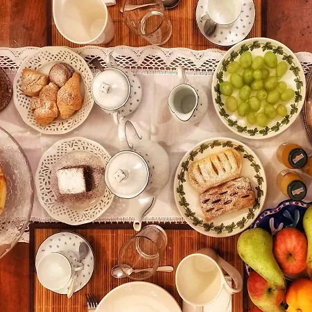 Altracosa - Avellino Frühstückspension Cava deʼ Tirreni